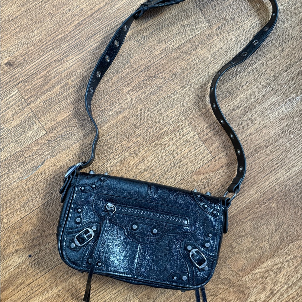 Black Cracked Leather Crossbody Bag With Stud hardware - Picture 4 of 9